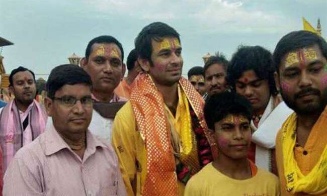 छठ मनाने घर नहीं गए तेज प्रताप यादव, वृंदावन में डाला है डेरा