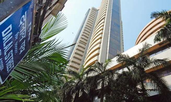 सेंसेक्स 8 अंक चढ़कर 35216 के स्तर पर बंद, ऑटो शेयर्स में हुई बिकवाली