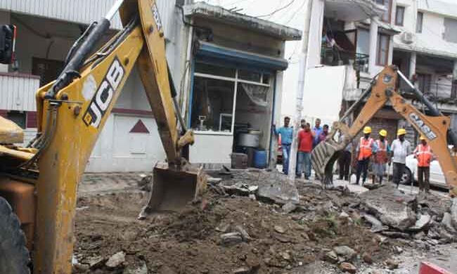 टास्क फोर्स ने तोड़े 122 अतिक्रमण, हाईकोर्ट ने दिखाई सख्ती