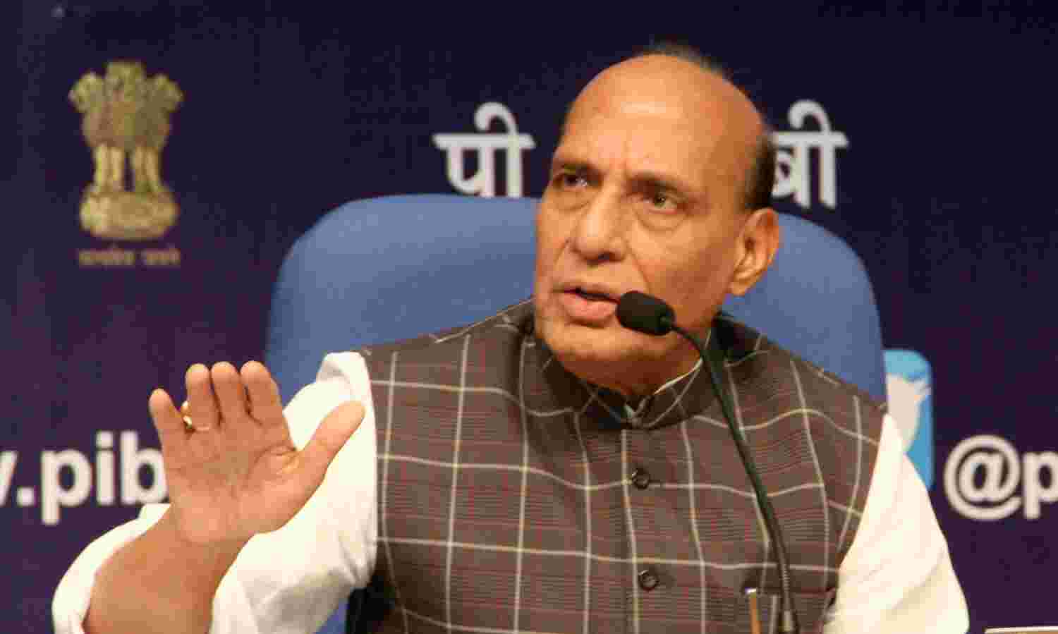 कश्मीर के युवाओं को भारत के खिलाफ भड़का रहा पाकिस्तान : राजनाथ