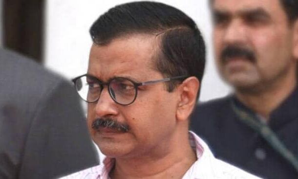 दिल्ली पुलिस की बर्बरता निंदनीय: केजरीवाल