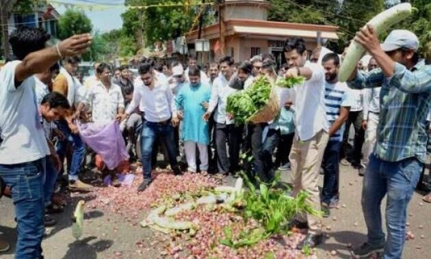 आज से 10 दिन की हड़ताल पर किसान, गोलीकांड की पहली बरसी पर मंदसौर पहुंचेंगे राहुल गांधी