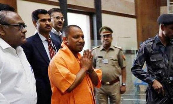 रिटायर्ड अफसर बने सीएम योगी के ओएसडी:  लखनऊ