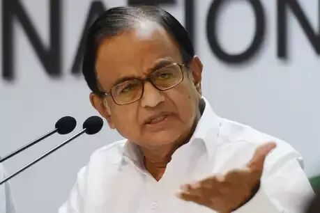 एयरसेल- मैक्सिस डील : कार्ति और पी चिदंबरम की गिरफ्तारी पर 26 नवंबर तक रोक