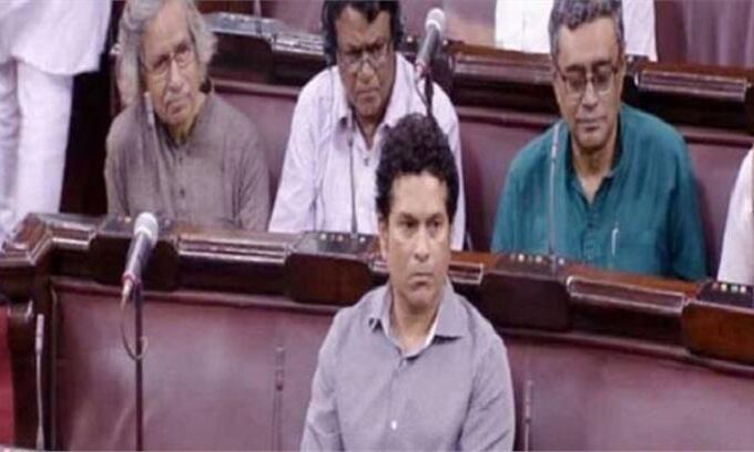 संसद में हंगामे के चलते नहीं बोल पाए तेंदुलकर, राज्यसभा कल तक स्थगित