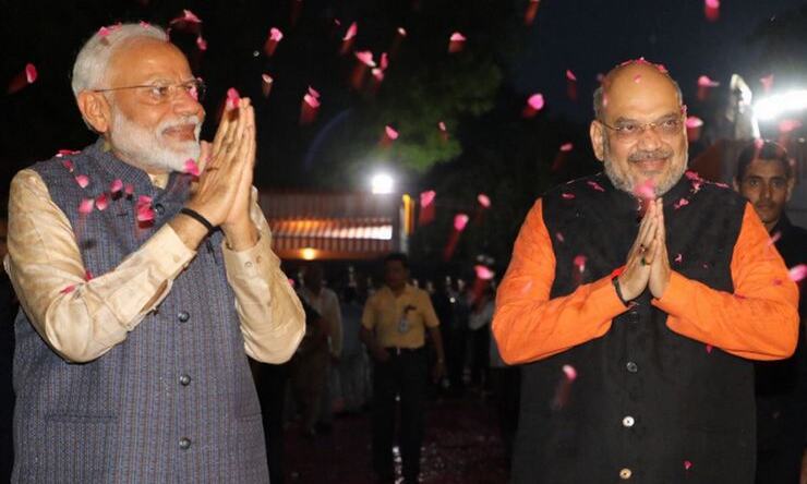 गुजरात में आज मोदी और शाह का अभिनंदन, मां हीराबेन का आशीर्वाद लेंगे प्रधानमंत्री