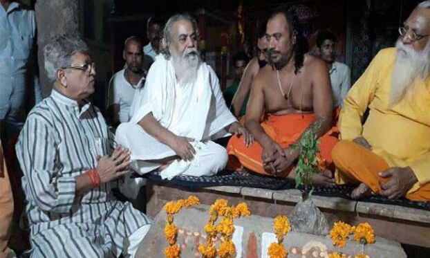यूपी: आमरण अनशन कर रहे महंत परमहंस दास की हालत बिगड़ी, पीजीआई में भर्ती