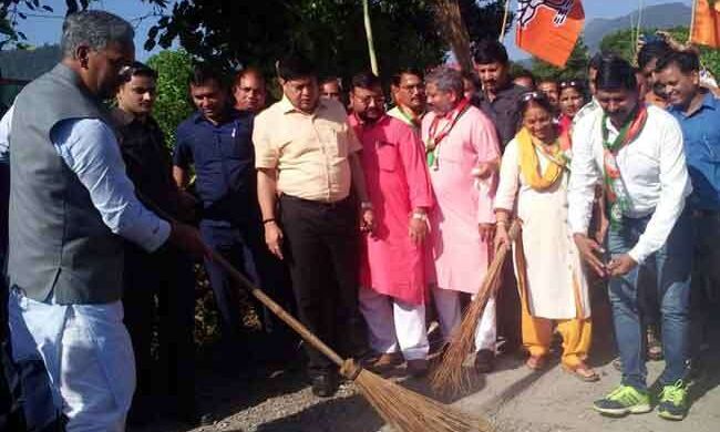 CM त्रिवेंद्र रावत ने कहा- विकास की सोच लेकर आगे बढ़ रही है सरकार