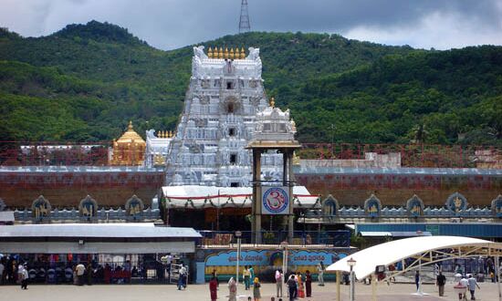 मंदिरों में एक जनवरी को ना मनाएं उत्सव, ये हिंदू परंपरा नहीं: आंध्र प्रदेश सरकार