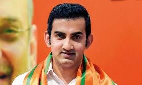 जीतने के करीब, गौतम गंभीर, हिट हुए, राजनीति की पिच पर...