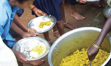 ग्वालियर की 1458 आंगनबाड़ियों में परोसा जा रहा घटिया खाना