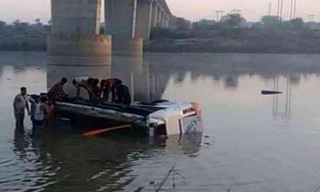 बनास हादसा: नाबालिग कंंडक्टर चला रहा था बस, सीख रहा था ड्राइविंग, हादसे में 33 की मौत