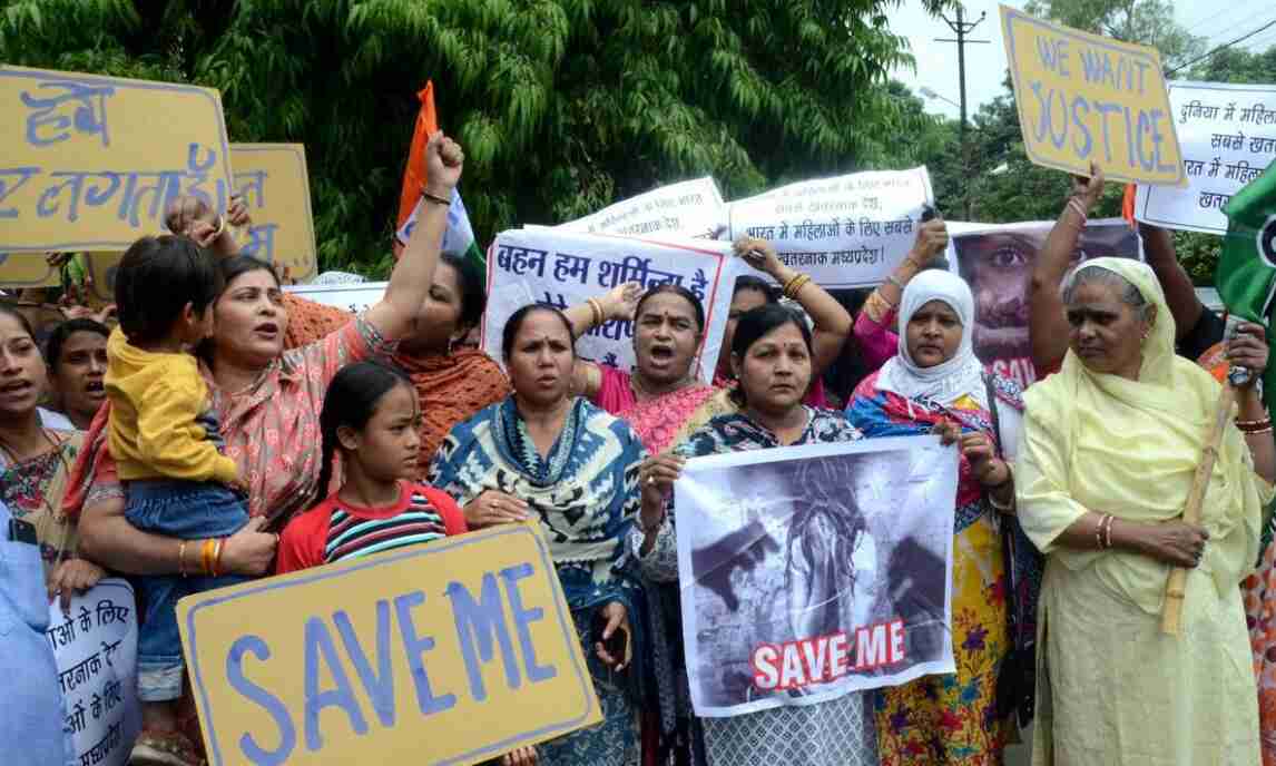 मंदसौर दुष्कर्म केस : बच्ची के बयान लेने सीएसपी पहुंचे अस्पताल