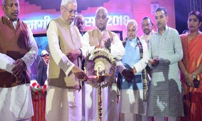 नीतीश ने किया बुद्ध की 70 फीट ऊंची प्रतिमा का अनावरण