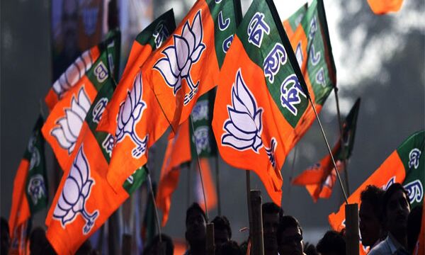 आंदोलन के भंवर में फंसी भाजपा, कैसे जुटाएगी महाकुंभ में भीड़