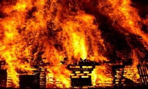 विदेशी महिला समेत दो को अग्निशमन दल ने बचाया:  नैनीताल जंगल की आग