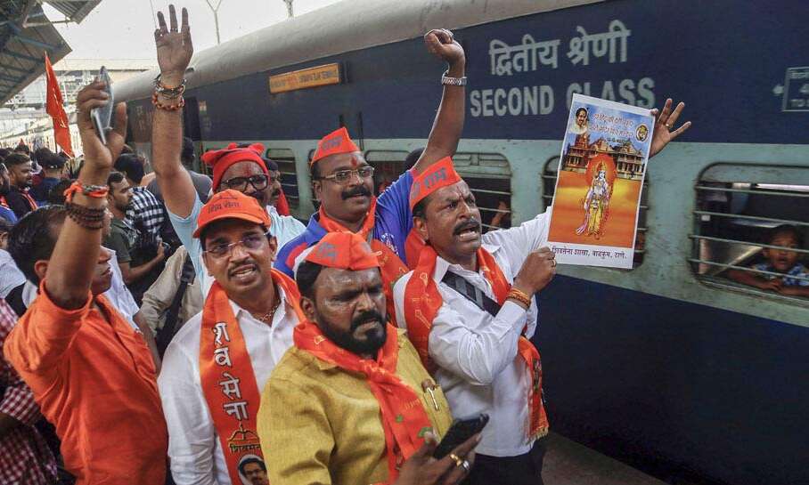 अयोध्‍या में राम मंदिर निर्माण के लिए महाराष्‍ट्र से चांदी की ईंट लेकर आ रहे हैं