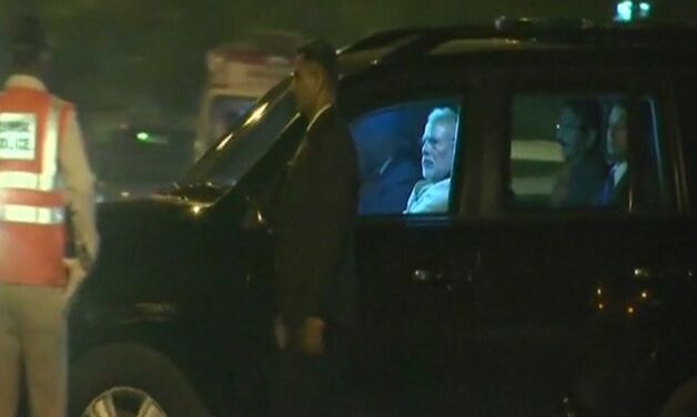 बीमार मनोहर पर्रिकर से पीएम मोदी ने की अस्पताल में मुलाकात