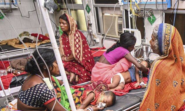 बिहार में चमकी बुखार से मरने वाले बच्चों की संख्या 135 पहुंच गई