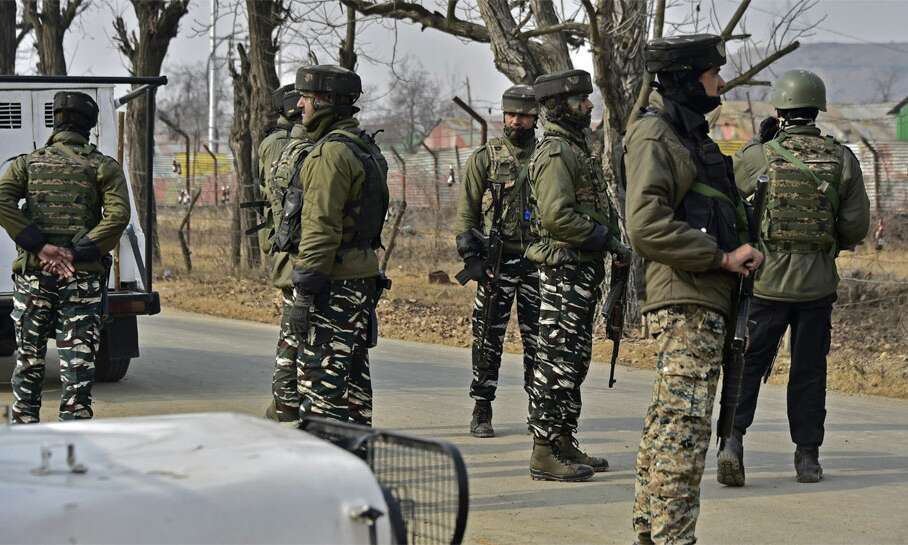सुरक्षाबलों ने दो आतंकियों को मार गिराया: जम्मू-कश्मीर