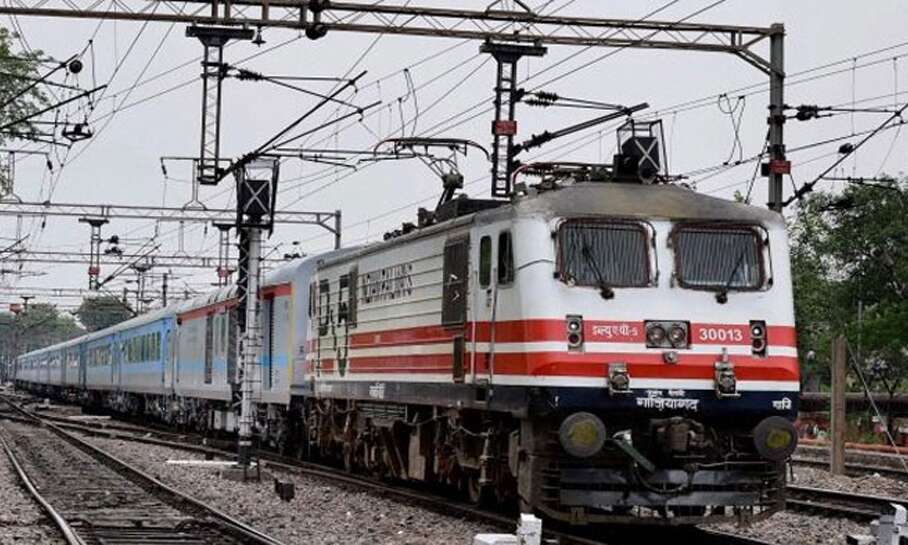 Railway ने आज फिर रद्द की 350 से ज्यादा ट्रेनें, पूरी लिस्ट यहां देखें