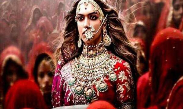 पद्मावती देखने को तैयार बैठे दर्शकों के लिए फिर आई बुरी खबर, 25 को रिलीज होगी फिल्म लेकिन...