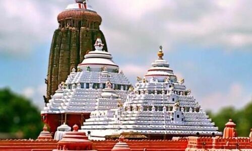 इस मंदिर के गुम्ब‍द के आसपास कभी नहीं उड़ता कोई पक्षी, जानिए और इस ऐसे कई राज