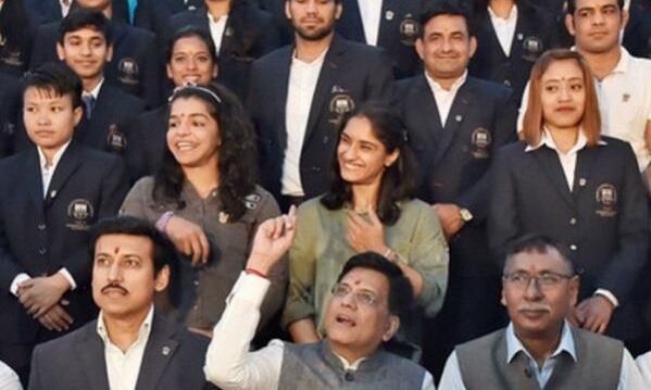कॉमनवेल्थ के पदक विजेताओं को रेलवे ने दिए 25-25 लाख