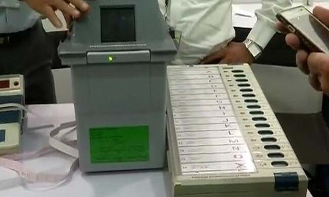 चुनाव आयोग ने बताया वीवीपैट में गड़बड़ी का कारण