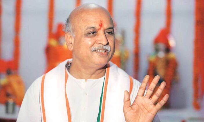 मोदी के दोस्त तोगड़िया बने विरोधी और अब पुरानी रार सतह पर आ गई