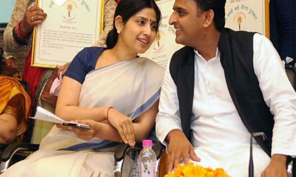 मुलायम की नाराजगी के बावजूद आज ही के दिन एक हुए थे डिंपल-अखिलेश,