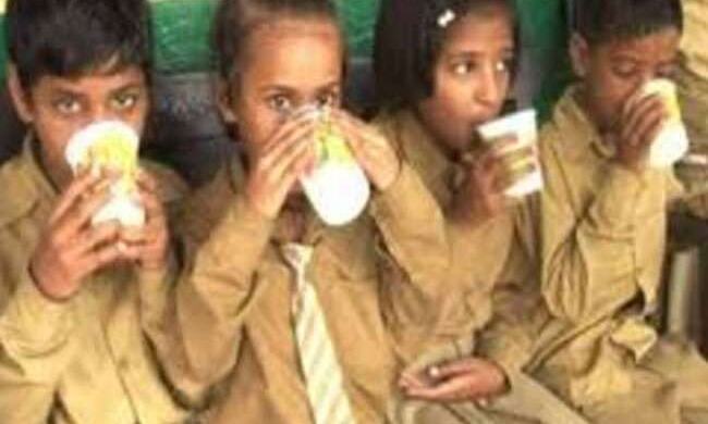 सात लाख बच्चों की सेहत पर वित्तीय संकट, केला और अंडे को तरसे