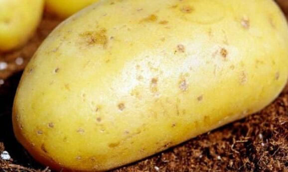 त्वचा पर ऐसे आलू लगाने से बढ़ती है सुंदरता