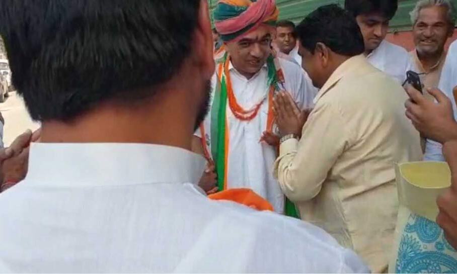 राजस्‍थान: वसुंधरा राजे के धुर विरोधी मानवेंद्र ने BJP छोड़कर थामा कांग्रेस का हाथ
