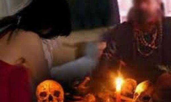 संतान प्राप्ति के लिए आई महिला को बंगाली बाबा ने किया बेहोश और फिर...