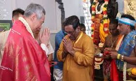 सिंगापुर में हिन्दू मंदिर समारोह में पहली बार पहुंचे प्रधानमंत्री ली सनी लूंग