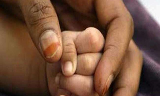 होटल की खिड़की से पचास फीट नीचे गिरा आठ साल का बच्चा, यह बना मौत का कारण