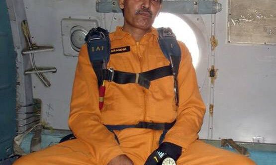 सेक्स वीडियो चैट कर IAF ऑफिसर बना लड़की का दीवाना, बताई देश की सीक्रेट बातें