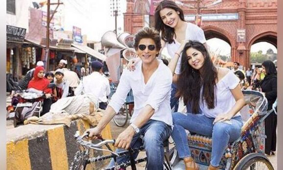 PHOTO: शाहरुख ने कैट और अनुष्का के साथ की रिक्शे की सवारी