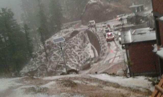उत्तराखंड: देहरादून में बादल फटने से तबाही, इन छह जिलों में भारी से बहुत भारी बारिश की चेतावनी
