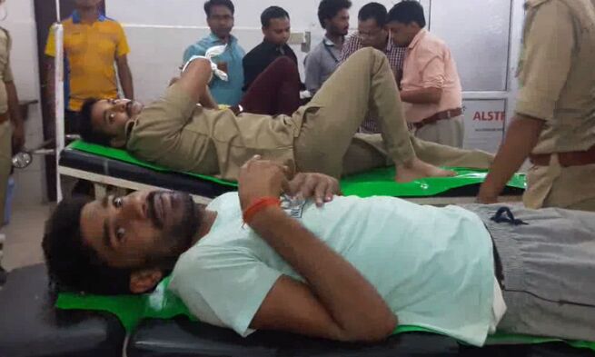 अलीगढ़ में देर रात हुई मुठभेड़ में तीन बदमाश ढेर, दो पुलिसकर्मी भी घायल