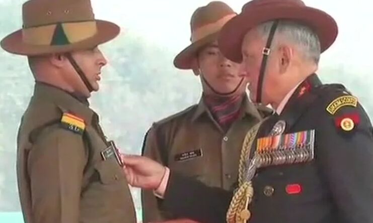 आर्मी डे पर बिपिन रावत ने पाकिस्तान को चेताया- हमें मजबूर किया तो मजबूत कार्रवाई करेंगे