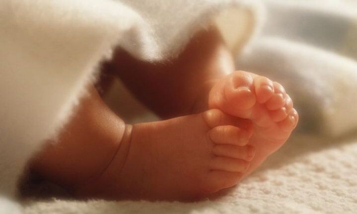 डॉक्टरों की लापरवाही से जिंदा दफन हो गया बच्चा