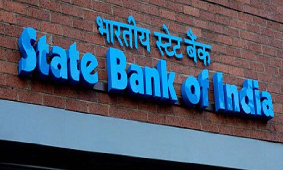 SBI के ग्राहकों को लगा बड़ा झटका, कर्ज लेना हुआ इतना महंगा
