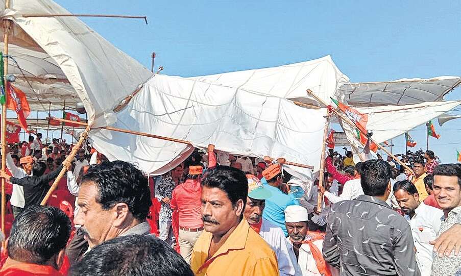 कमल संदेश यात्रा का आगाज कर रहे थे डिप्टी CM, तभी हिलने लगा मंच