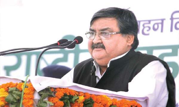 बीजेपी सांसद का सपना चौधरी पर विवादित बयान, कहा ठुमके लगाने....