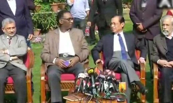 देश के इतिहास में पहली बार मीडिया के सामने आए 4 जज, कहा- SC में सबकुछ ठीक नहीं