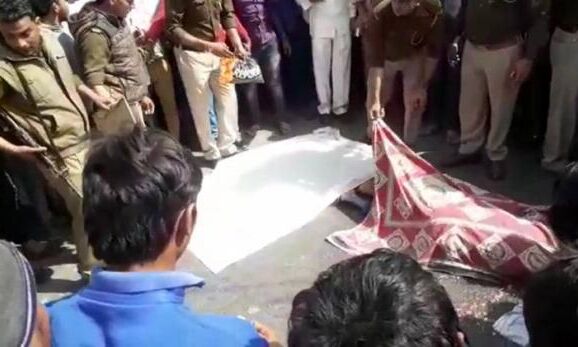 परीक्षा देने जा रहे छात्र की हादसे में मौत, गुस्साए लोगों ने लगाया जाम