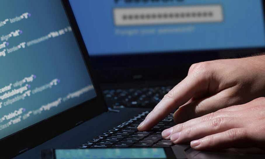 कंप्यूटर की निगरानी संबंधी केंद्र के फैसले को सुप्रीम कोर्ट में चुनौती