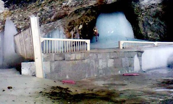 इस गुफा में भी बनता है बर्फ का शिवलिंग, जल्द यात्रा होगी शुरू
